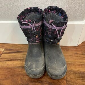 Bogs Kids Black and Purple Rainbow Insulated Waterproof Snow & Rain Boots